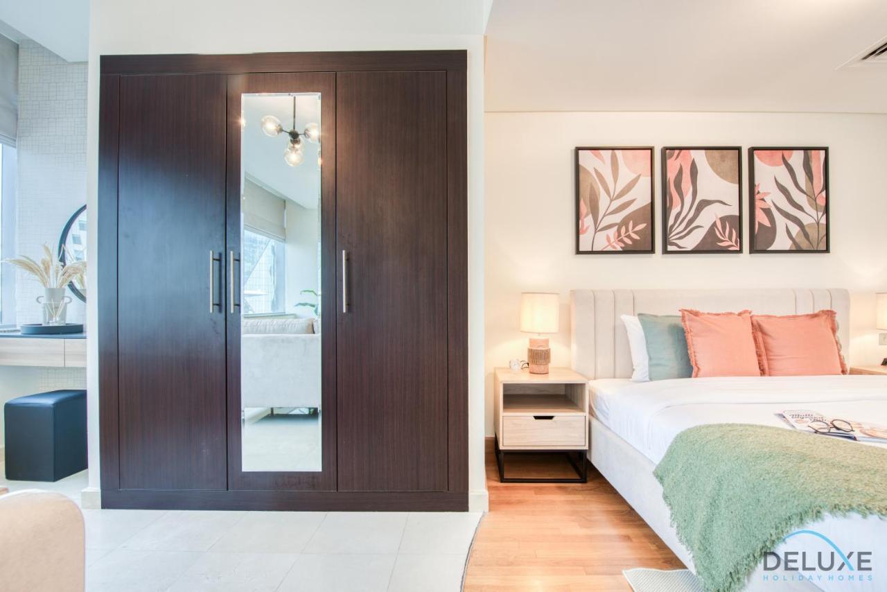 Unbeatable Rate Stylish 1Br With Balcony Near Metro By Deluxe Holiday Homes Dubai Luaran gambar