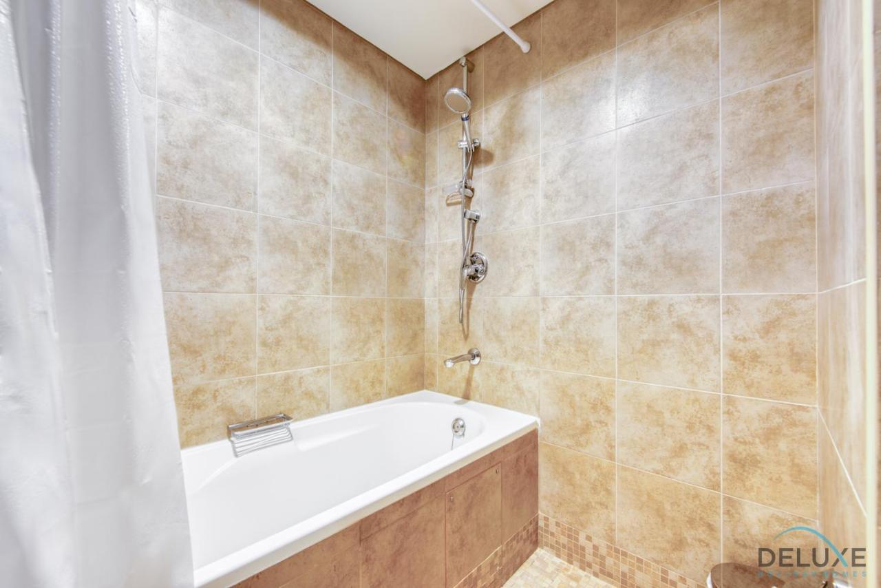 Unbeatable Rate Stylish 1Br With Balcony Near Metro By Deluxe Holiday Homes Dubai Luaran gambar