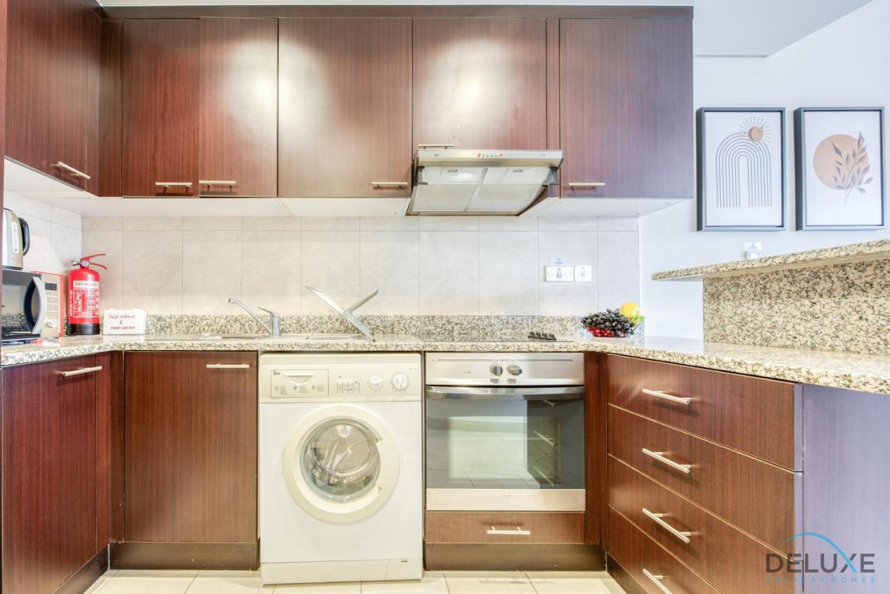 Unbeatable Rate Stylish 1Br With Balcony Near Metro By Deluxe Holiday Homes Dubai Luaran gambar
