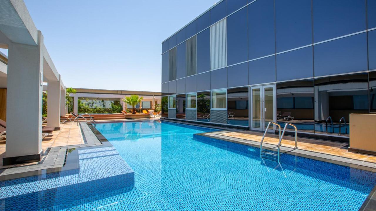Unbeatable Rate Stylish 1Br With Balcony Near Metro By Deluxe Holiday Homes Dubai Luaran gambar