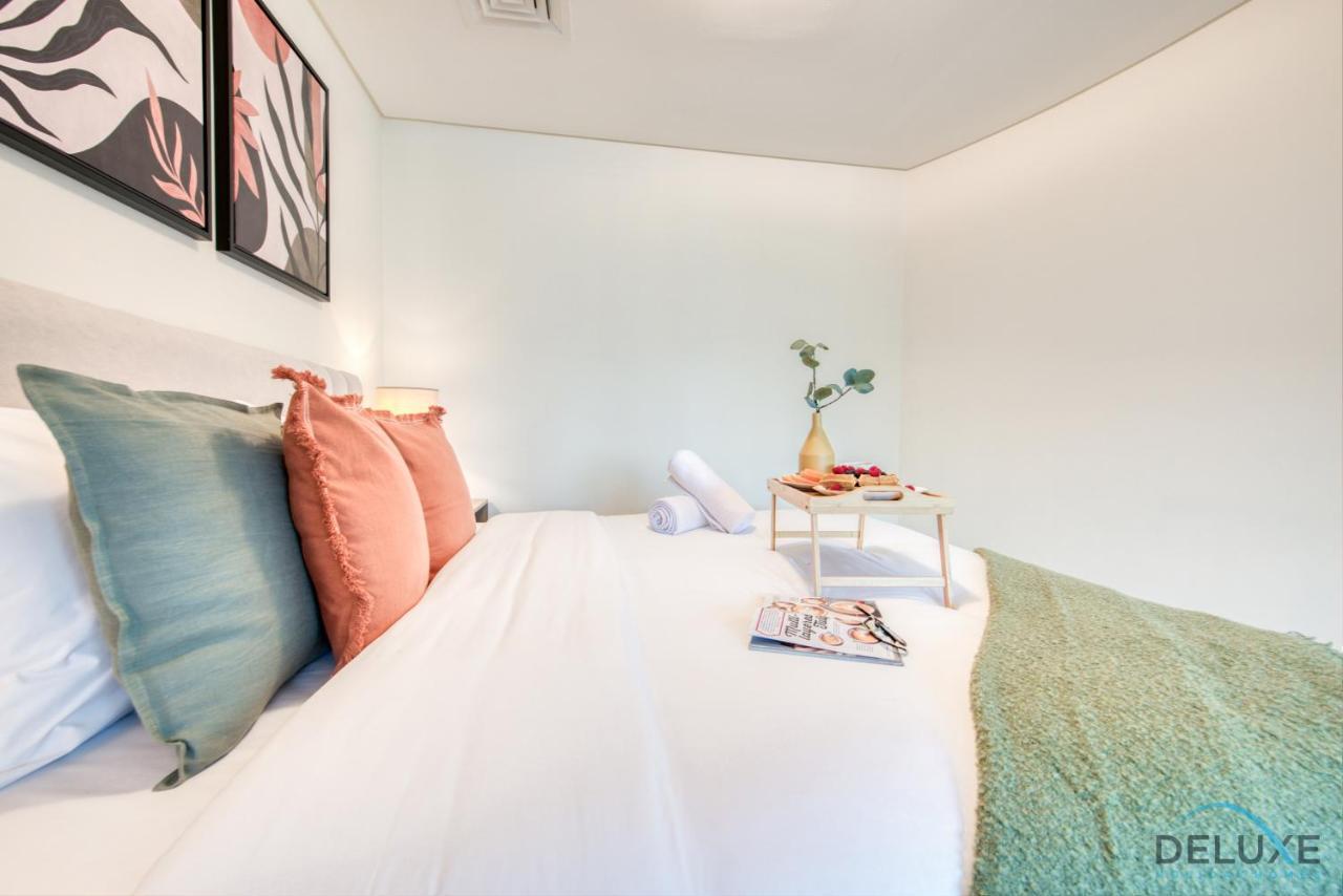 Unbeatable Rate Stylish 1Br With Balcony Near Metro By Deluxe Holiday Homes Dubai Luaran gambar